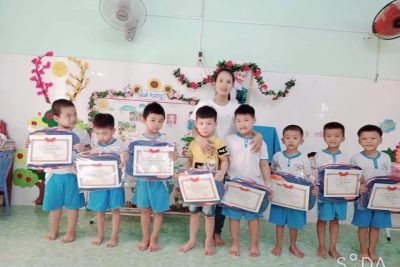 Tình hình dịch Covid 19 diễn biến phức tạp Trường Mầm non Đức Lân tổ chức Tổng kết cuối năm cho các cháu tại lớp